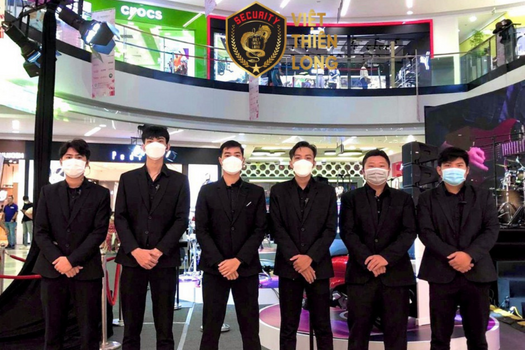 Supermarket and commercial center security services